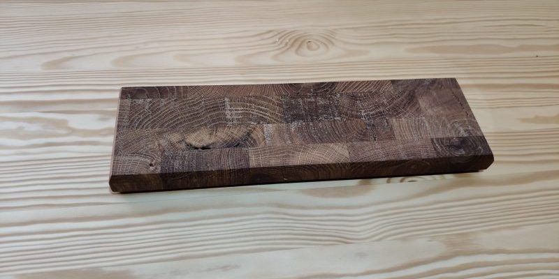 Deska sztorcowa dębowa z pęknięciami